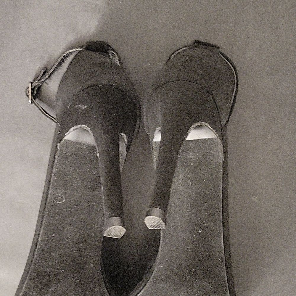 BRAND NEW CHU SHOP POINT TOE ADJUSTABLE BUCKLE ANKLE STRAP STILETTOS - Picture 12 of 16